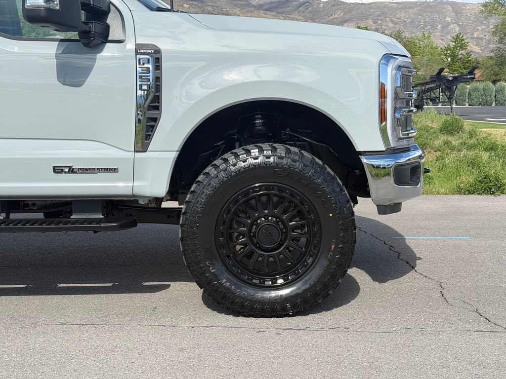 Used 2025 Ford F350 Lariat AWD/4WD image 3