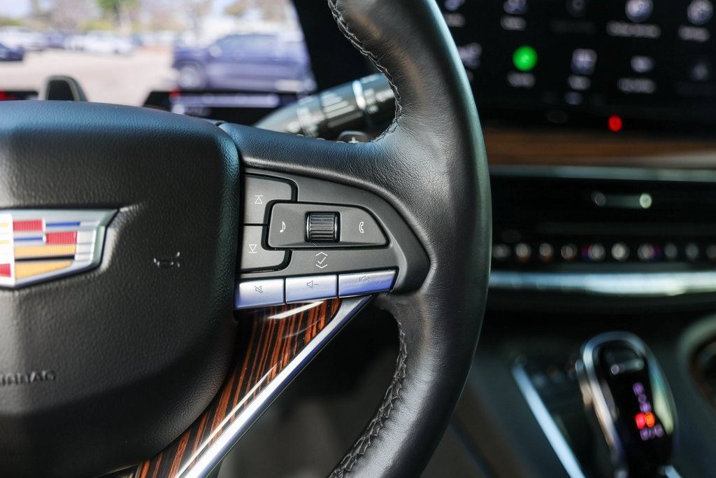 Used 2024 Cadillac Escalade Premium Luxury image 13