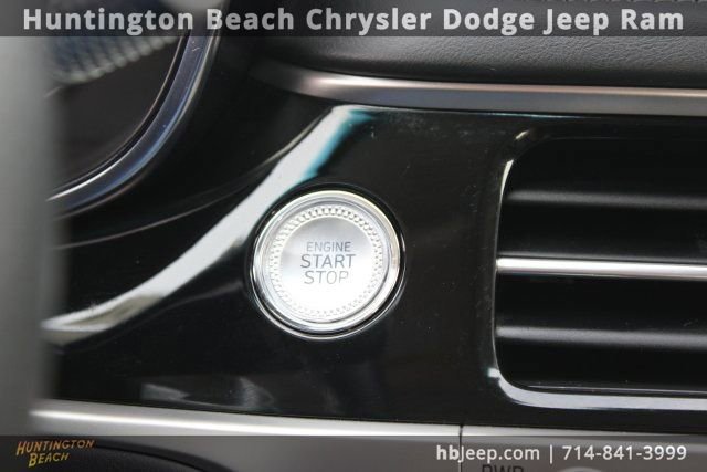 Used 2025 Genesis G70 2.5T image 23