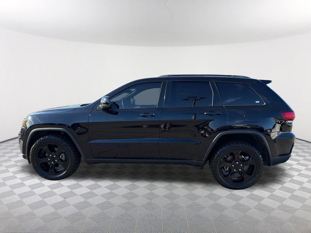 Used 2018 Jeep Grand Cherokee Laredo AWD/4WD image 8