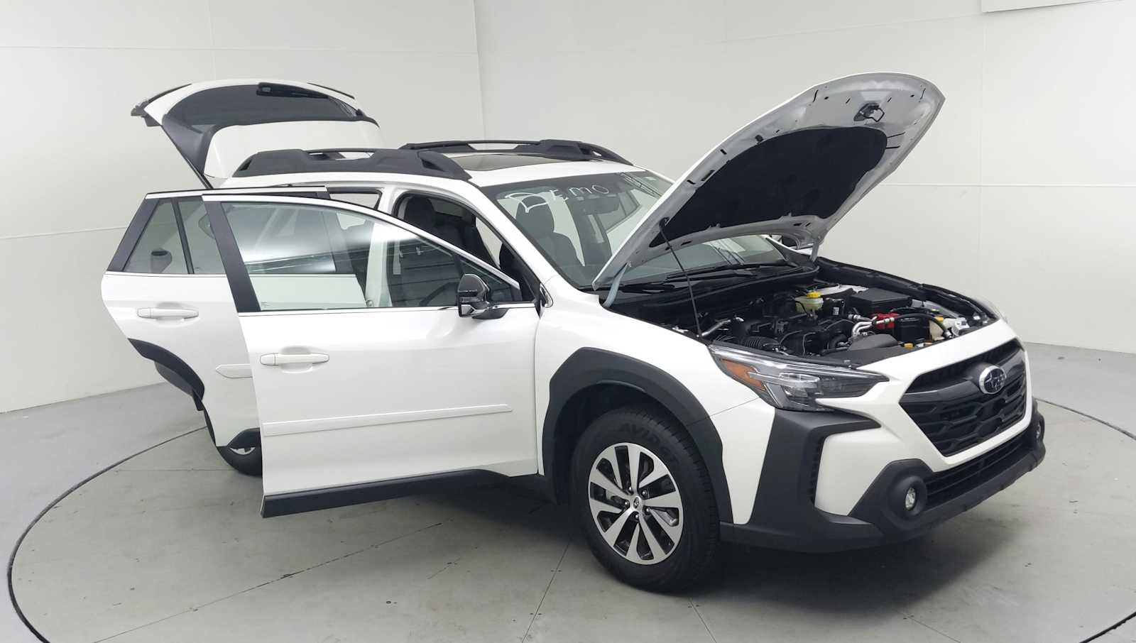 Used 2025 Subaru Outback Premium w/ Popular Package #1A image 9