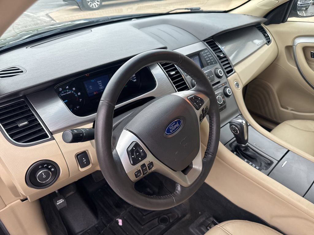 Used 2016 Ford Taurus SEL FWD image 10