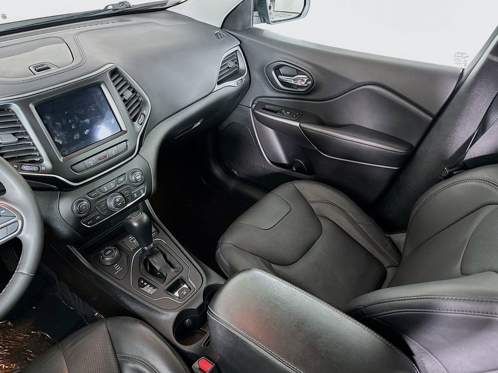 Certified 2021 Jeep Cherokee Latitude Lux w/ Comfort/Convenience Group image 34