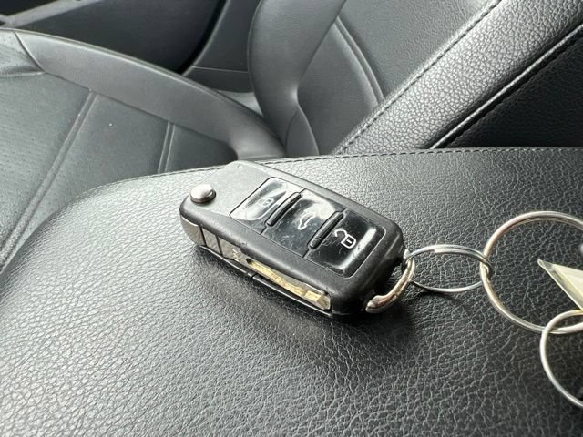 Used 2014 Volkswagen Passat TDI SE FWD image 14