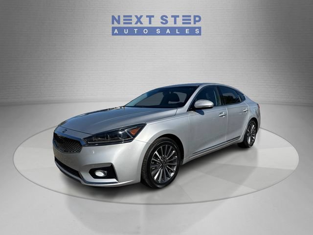 Used 2017 Kia Cadenza Premium FWD image 3