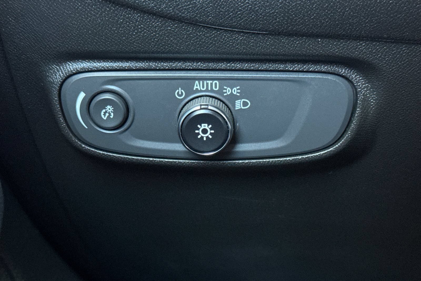 Used 2022 Chevrolet Equinox LT FWD image 30