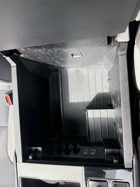 Used 2025 Toyota Tundra Limited AWD/4WD image 31