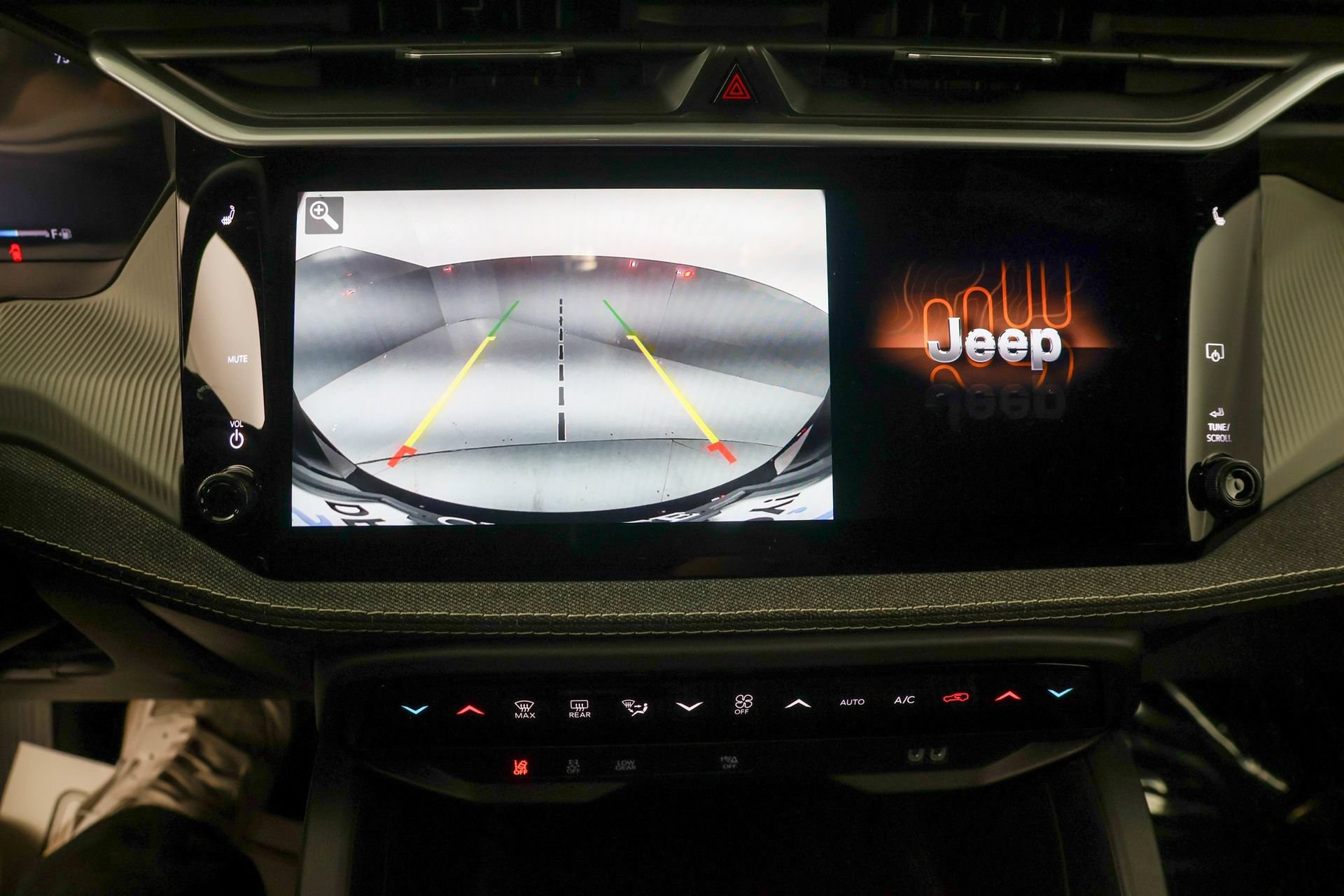 Used 2026 Jeep Cherokee Laredo AWD/4WD image 9
