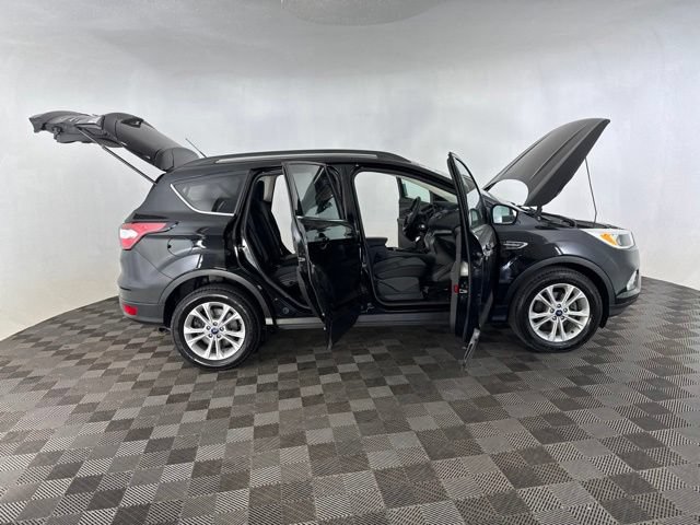 Used 2018 Ford Escape SE w/ Ford Safe & Smart Package FWD image 13