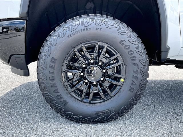 New 2026 Chevrolet Silverado 2500 ZR2 w/ LPO, Dark Essentials Package AWD/4WD image 7
