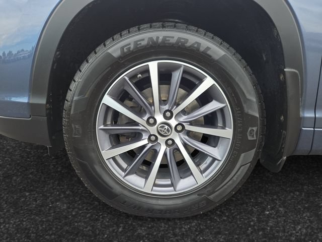 Certified 2017 Toyota Highlander XLE AWD/4WD image 4