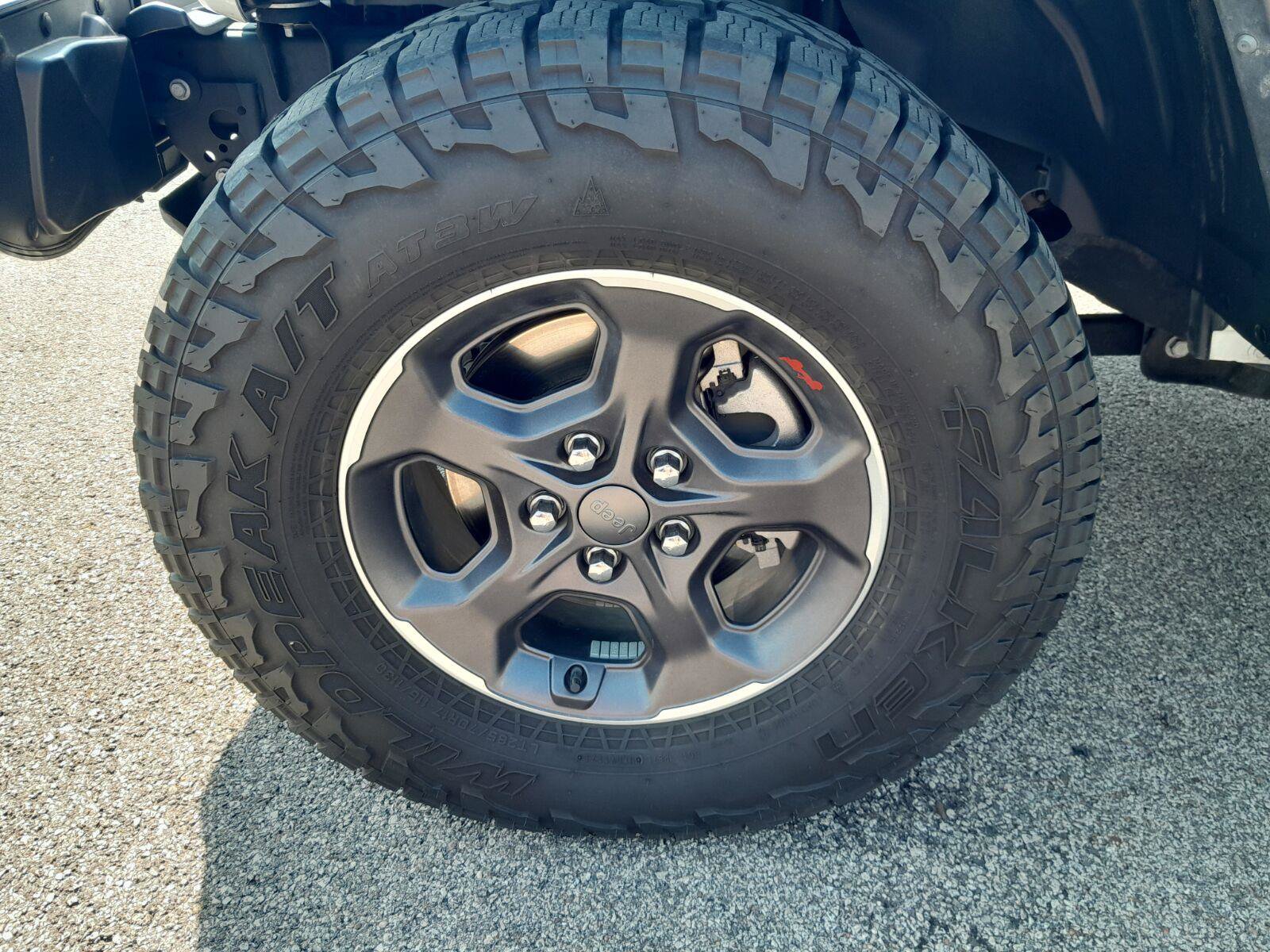 Used 2023 Jeep Gladiator Rubicon w/ Cold Weather Group AWD/4WD image 9