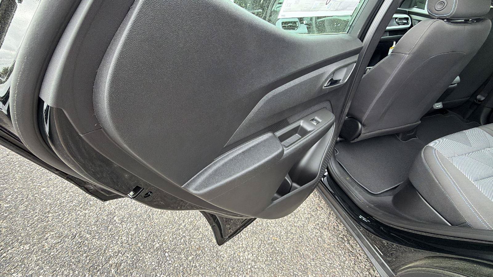 New 2027 Chevrolet Bolt LT w/ Comfort Package FWD image 15