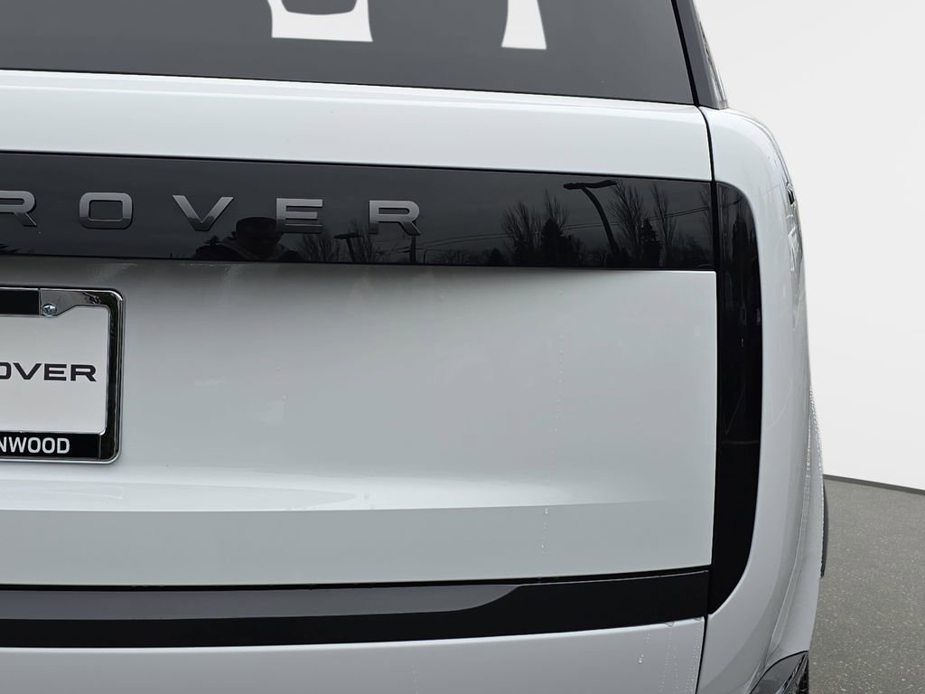 New 2025 Land Rover Range Rover Long Wheelbase SE image 36