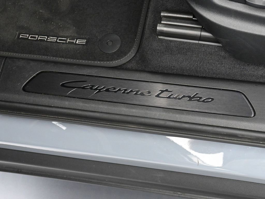 Certified 2025 Porsche Cayenne Turbo AWD/4WD image 16