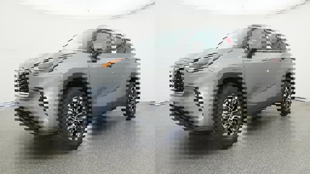 New 2026 Toyota Highlander XLE image 17