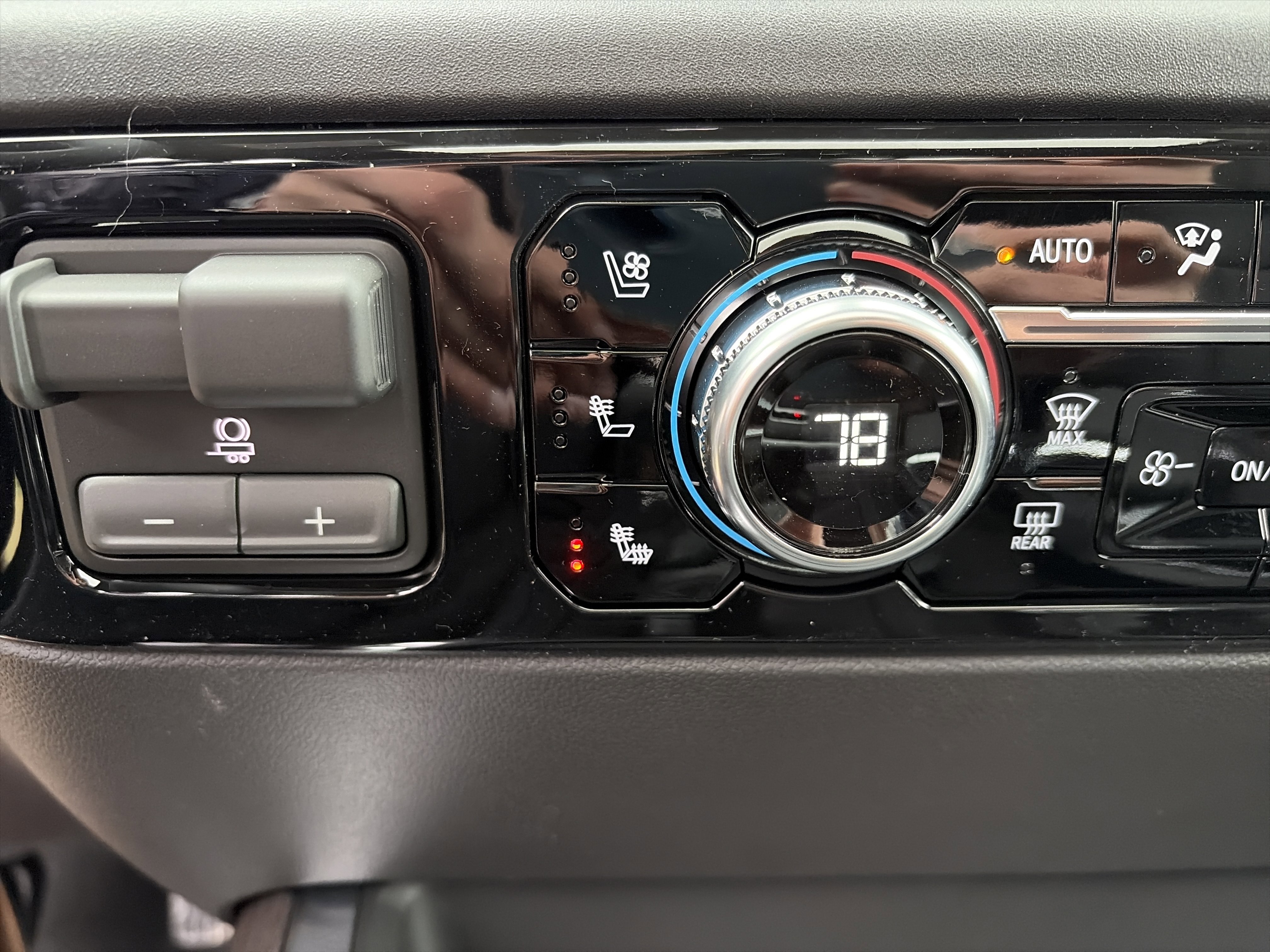 New 2026 GMC Sierra 1500 SLT w/ SLT Premium Package image 29