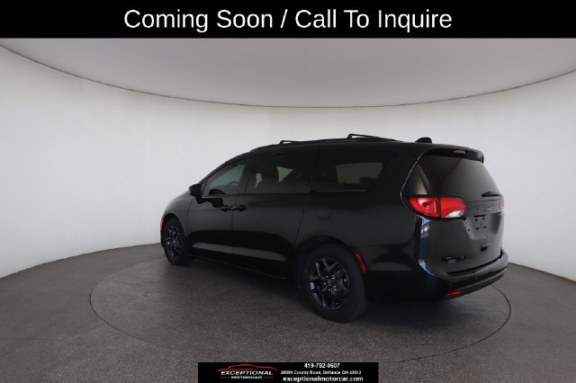 Used 2020 Chrysler Pacifica Touring-L Plus FWD image 11