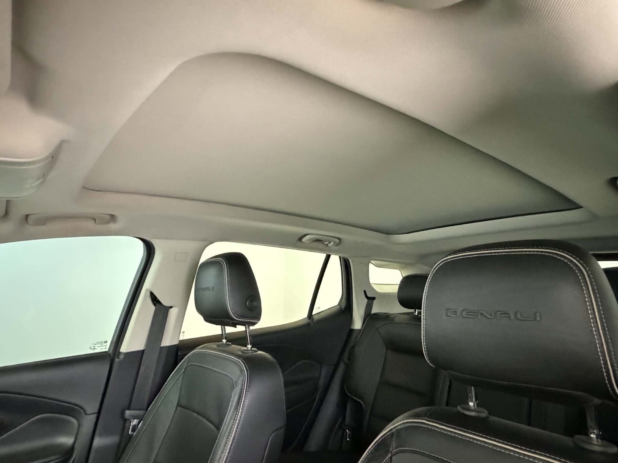 Used 2020 GMC Terrain Denali w/ Denali Premium Package FWD image 26