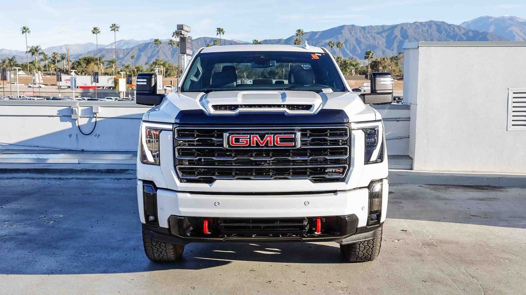 Used 2025 GMC Sierra 2500 AT4 image 3
