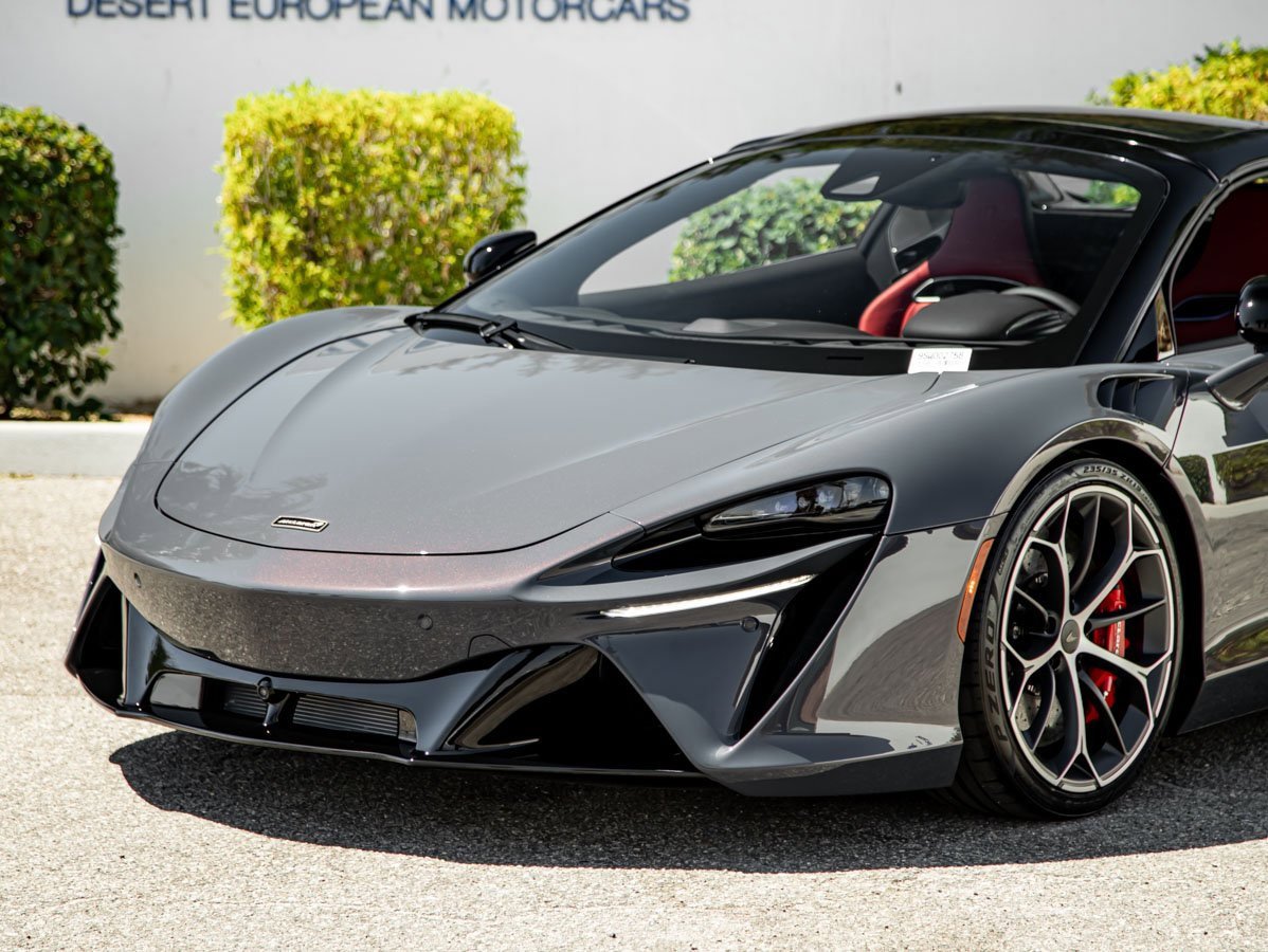 New 2025 McLaren Artura Spider image 3