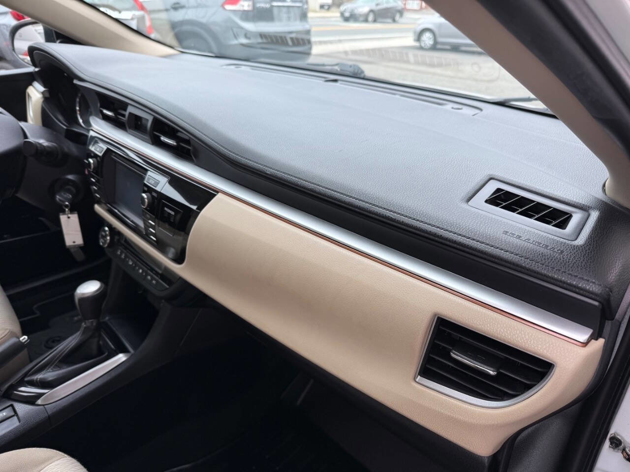 Used 2016 Toyota Corolla LE FWD image 16