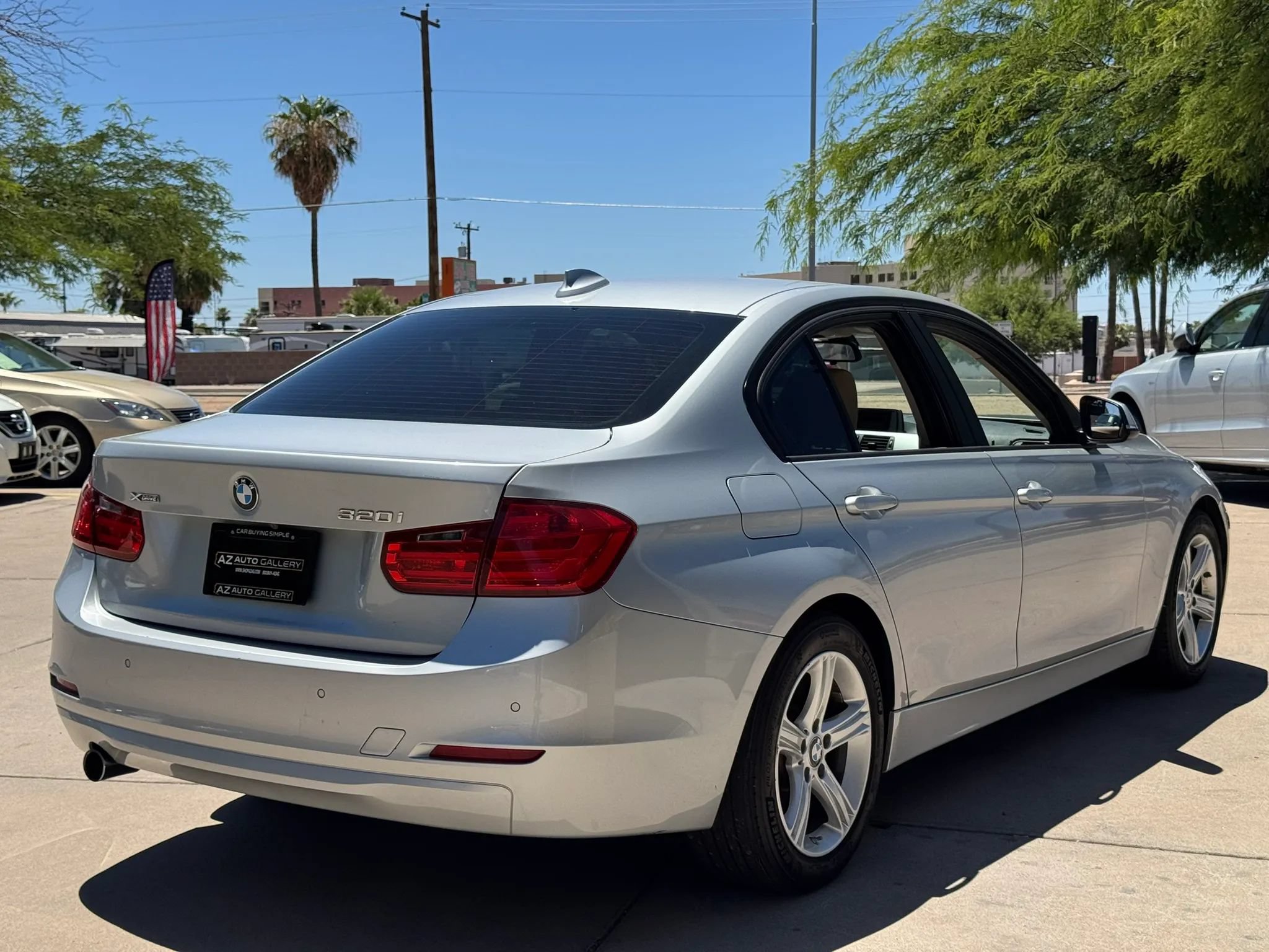 Used 2014 BMW 320i xDrive Sedan AWD/4WD image 6