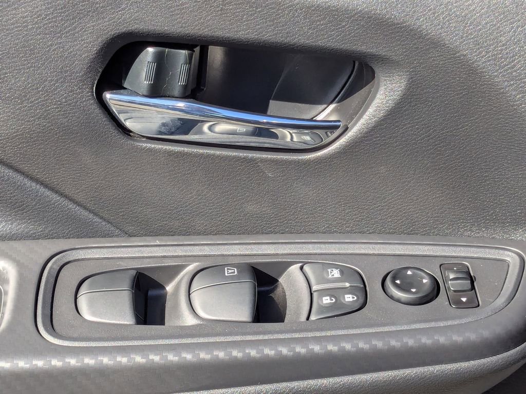 New 2025 Nissan Versa SV w/ Trunk Package FWD image 12