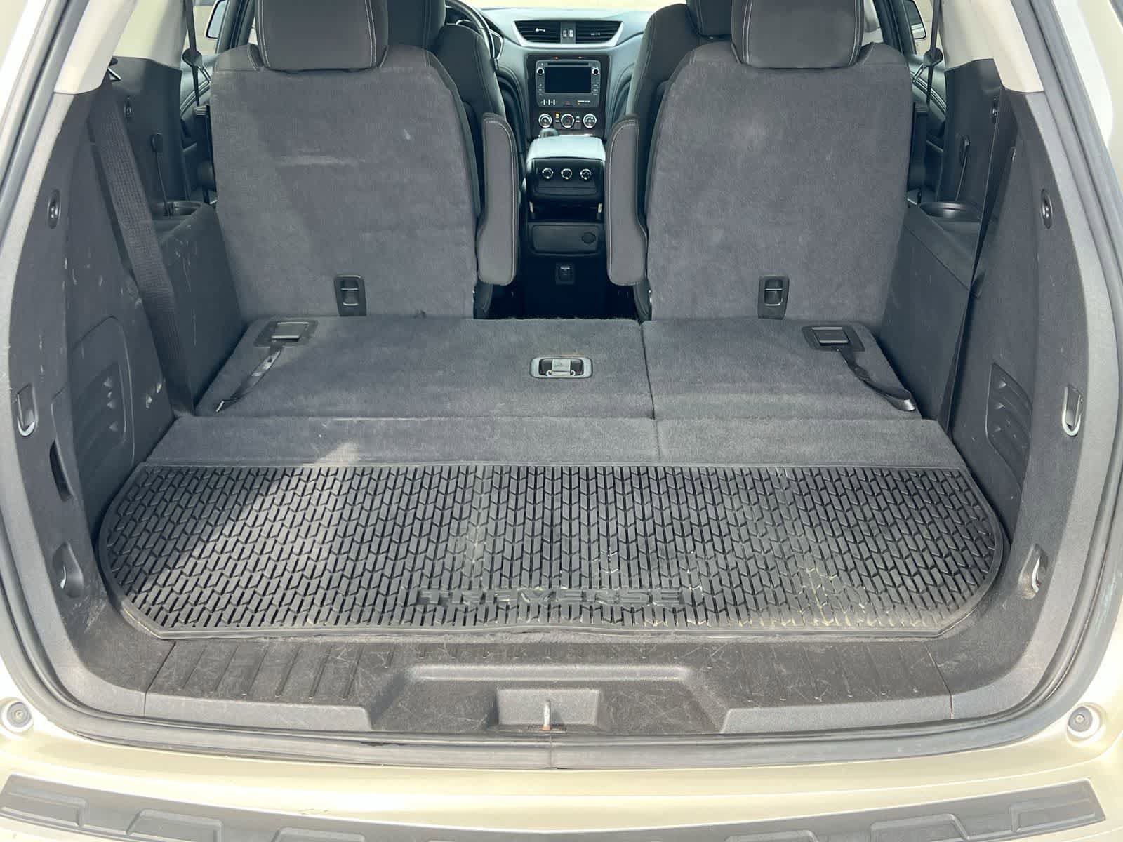 Used 2016 Chevrolet Traverse LT w/ Style and Technology Package FWD image 31