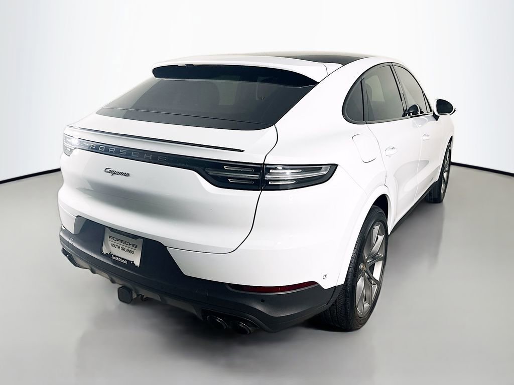 Certified 2023 Porsche Cayenne Platinum Edition image 9