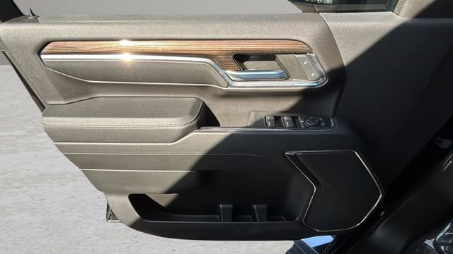 Used 2024 Chevrolet Silverado 2500 LT w/ Convenience Package image 18