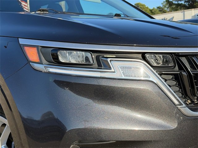 Used 2024 Kia Carnival LX image 3