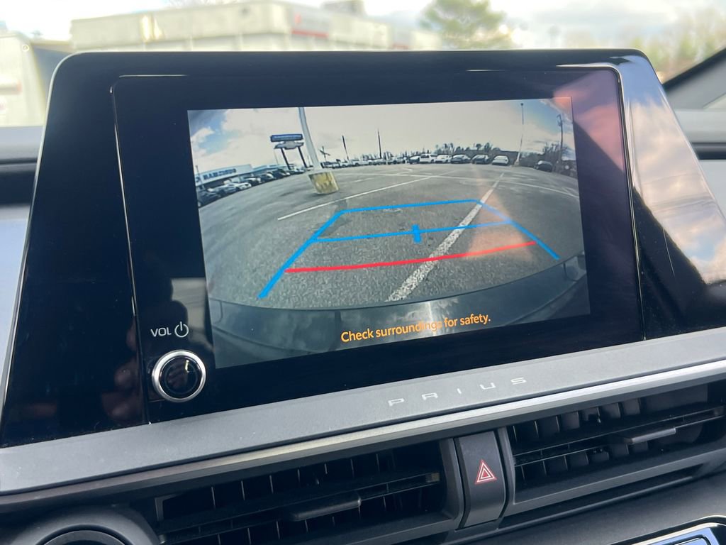 Used 2024 Toyota Prius LE image 28