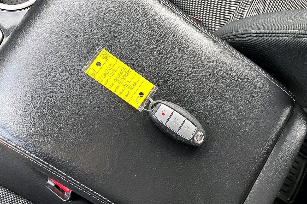 Used 2019 Nissan Pathfinder S image 36