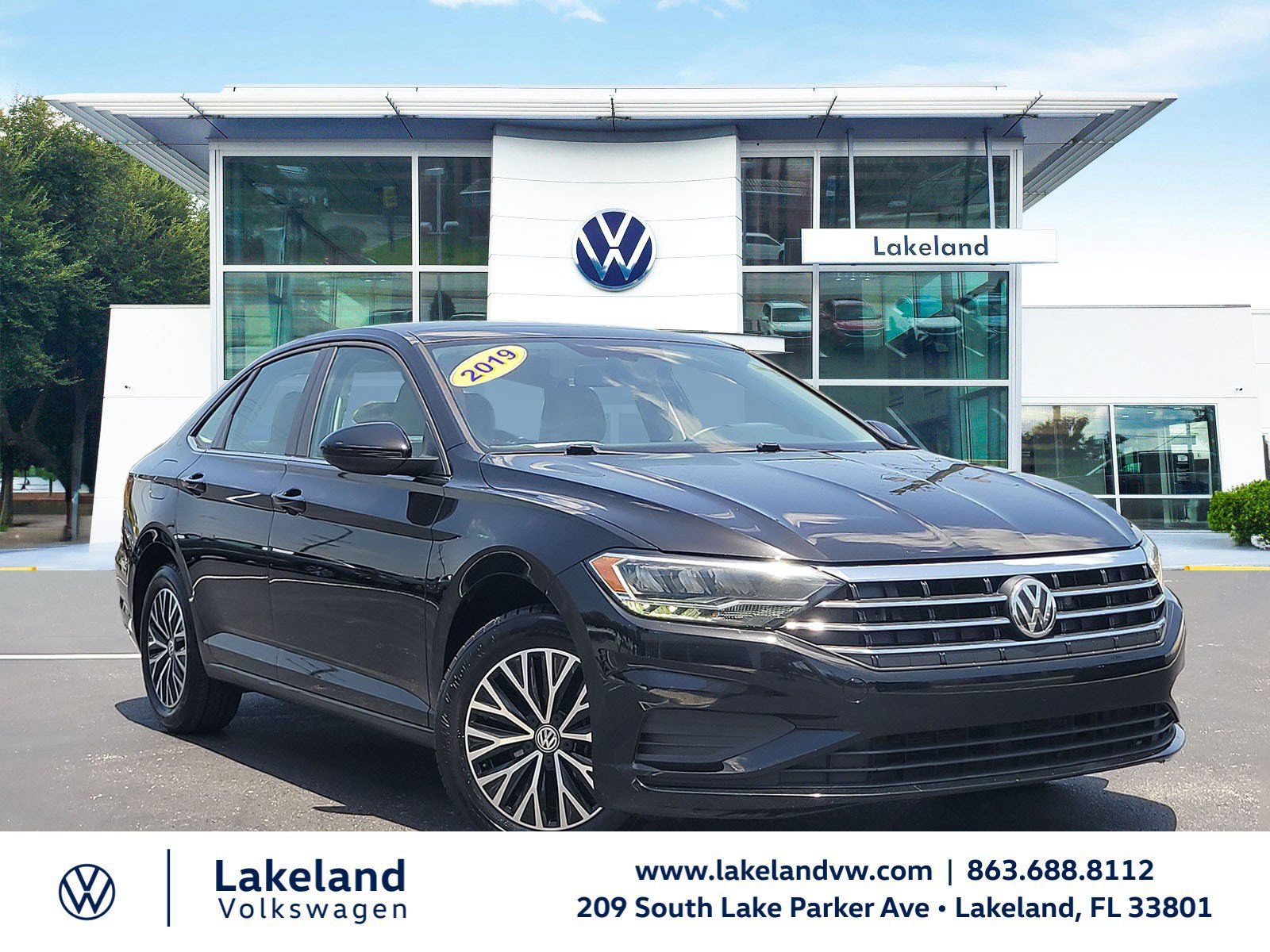 Used 2019 Volkswagen Jetta SE w/ Cold Weather Package FWD image 1