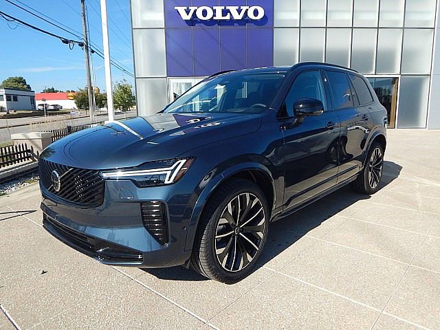 New 2026 Volvo XC90 B6 Ultra w/ Lounge Package image 3