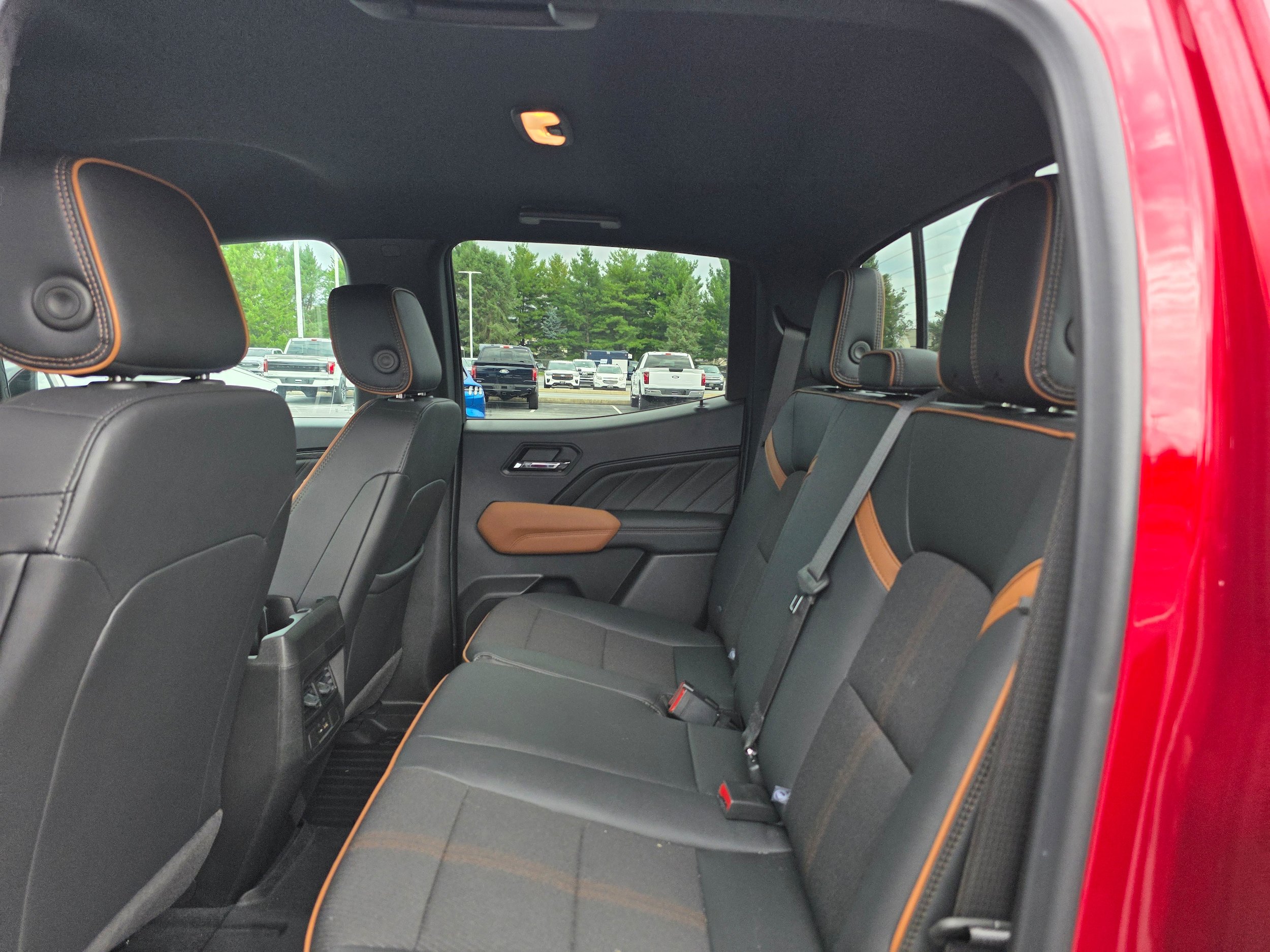 Used 2026 GMC Canyon AT4 AWD/4WD image 9