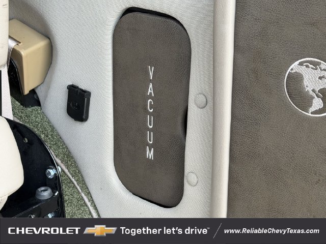 Used 2018 Chevrolet Express 2500 Extended w/ Enhanced Convenience Package RWD image 43
