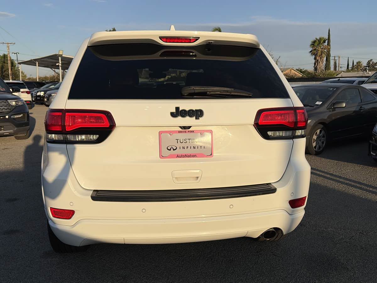 Used 2019 Jeep Grand Cherokee Altitude RWD image 3