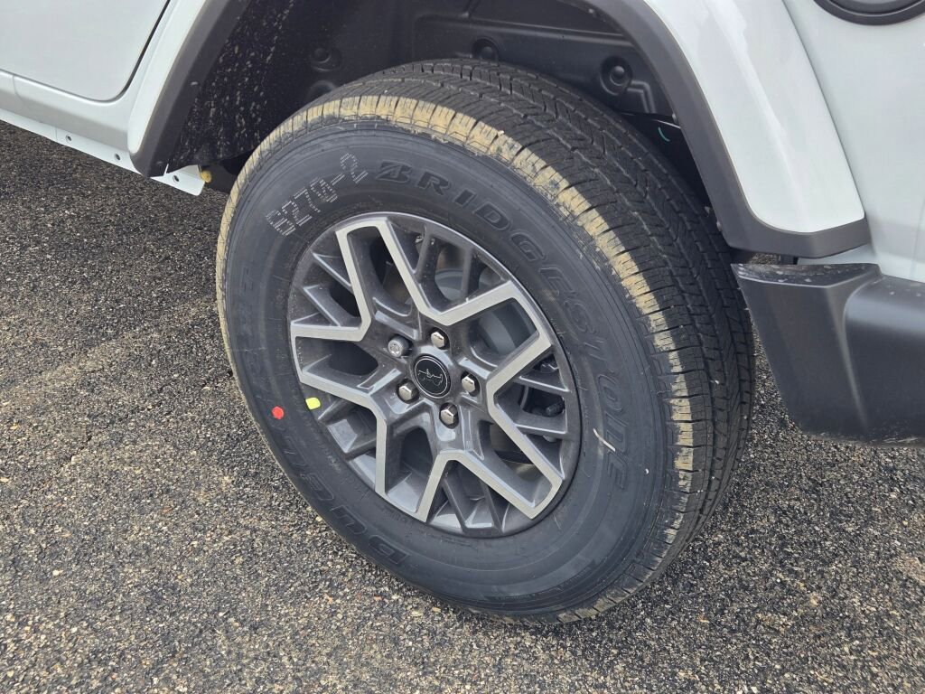 Used 2024 Jeep Wrangler Sahara w/ Safety Group image 12