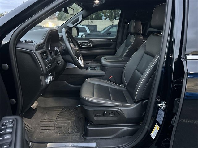 Used 2023 GMC Yukon SLT w/ SLT Luxury Package image 7