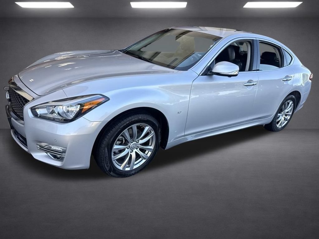 Used 2019 INFINITI Q70 Luxe AWD/4WD image 18