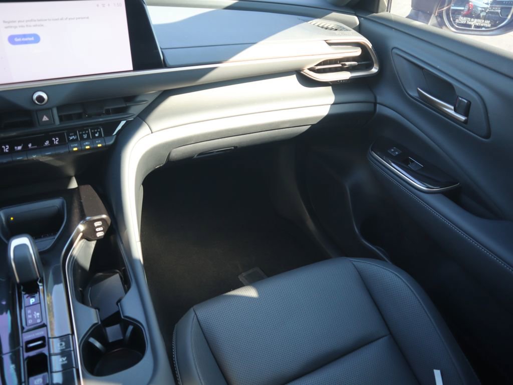 Used 2024 Toyota Crown Limited image 12