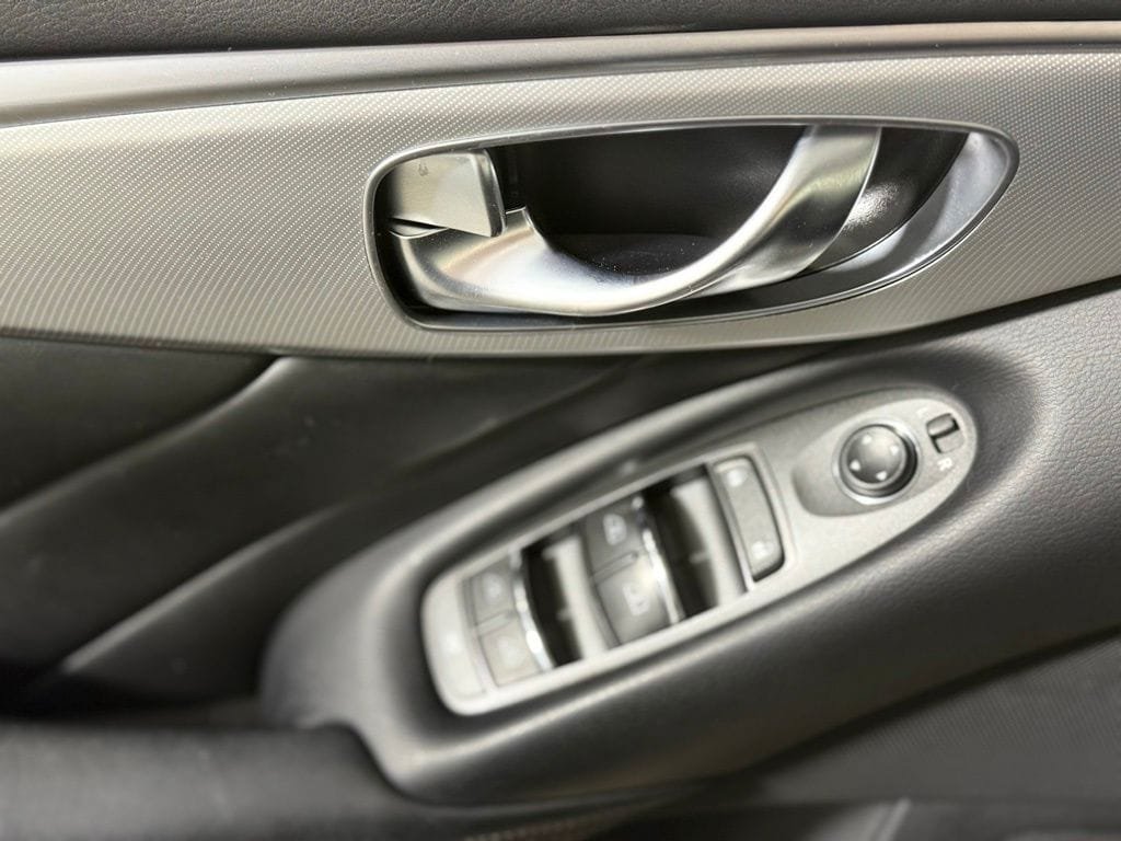 Used 2019 INFINITI Q50 Luxe w/ Essential Package (3.0T Luxe) AWD/4WD image 22