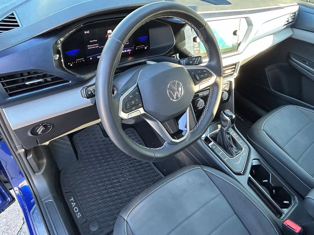 Certified 2023 Volkswagen Taos SE FWD image 17