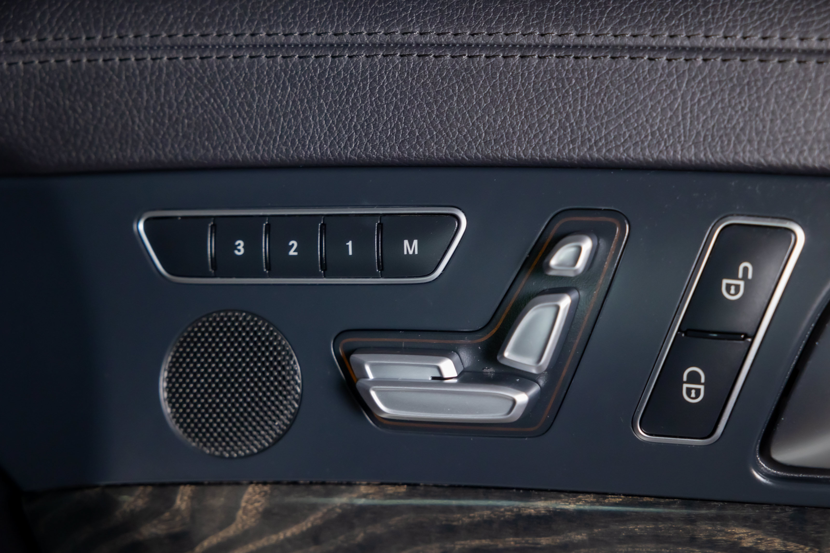 Used 2020 Mercedes-Benz SL 550 image 39