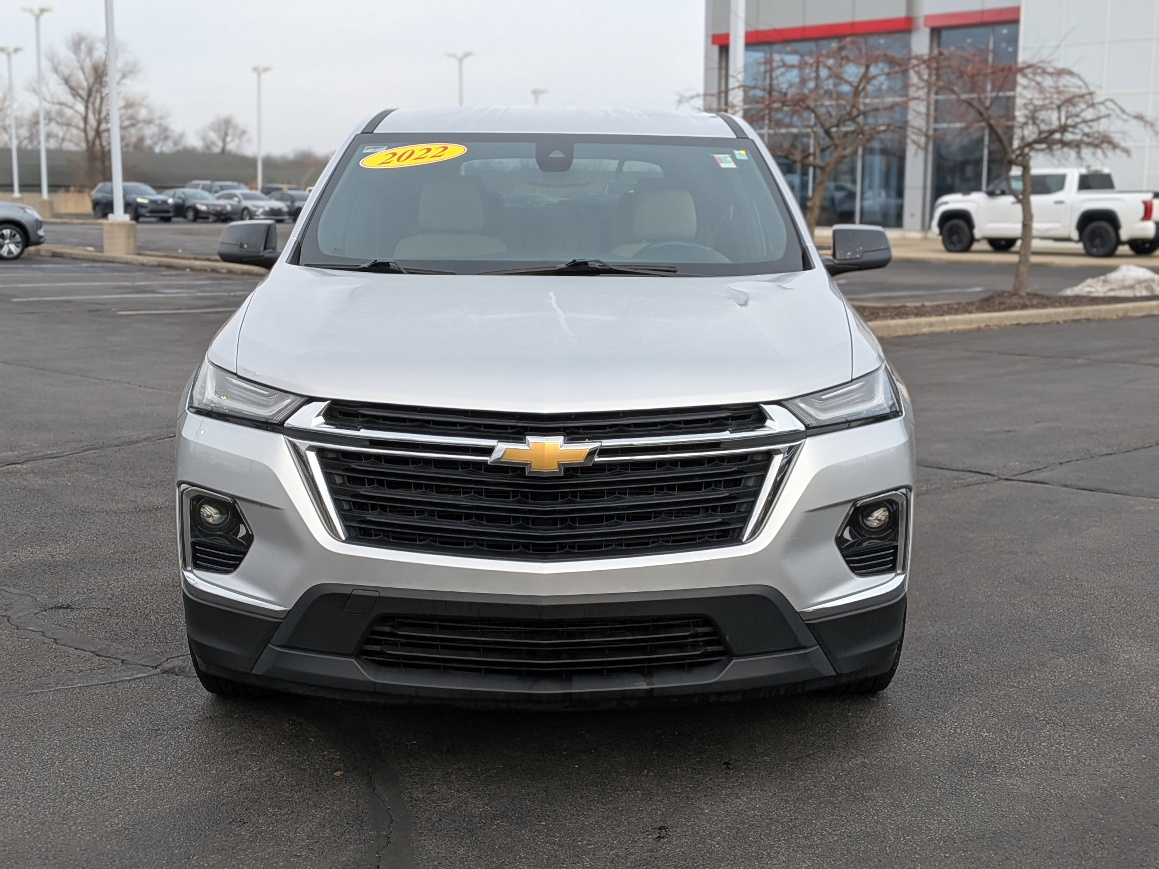Used 2022 Chevrolet Traverse LS image 2