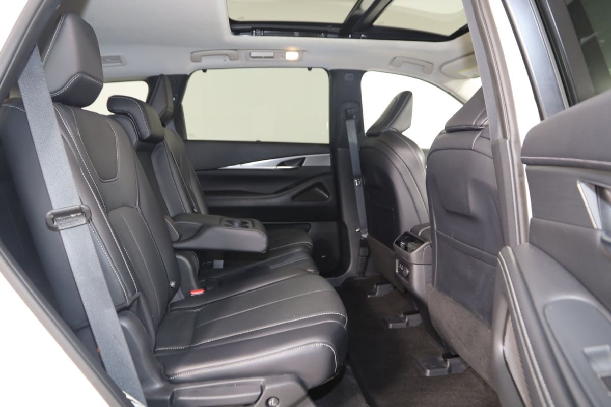 Used 2023 INFINITI QX60 Luxe w/ Cargo Package AWD/4WD image 16