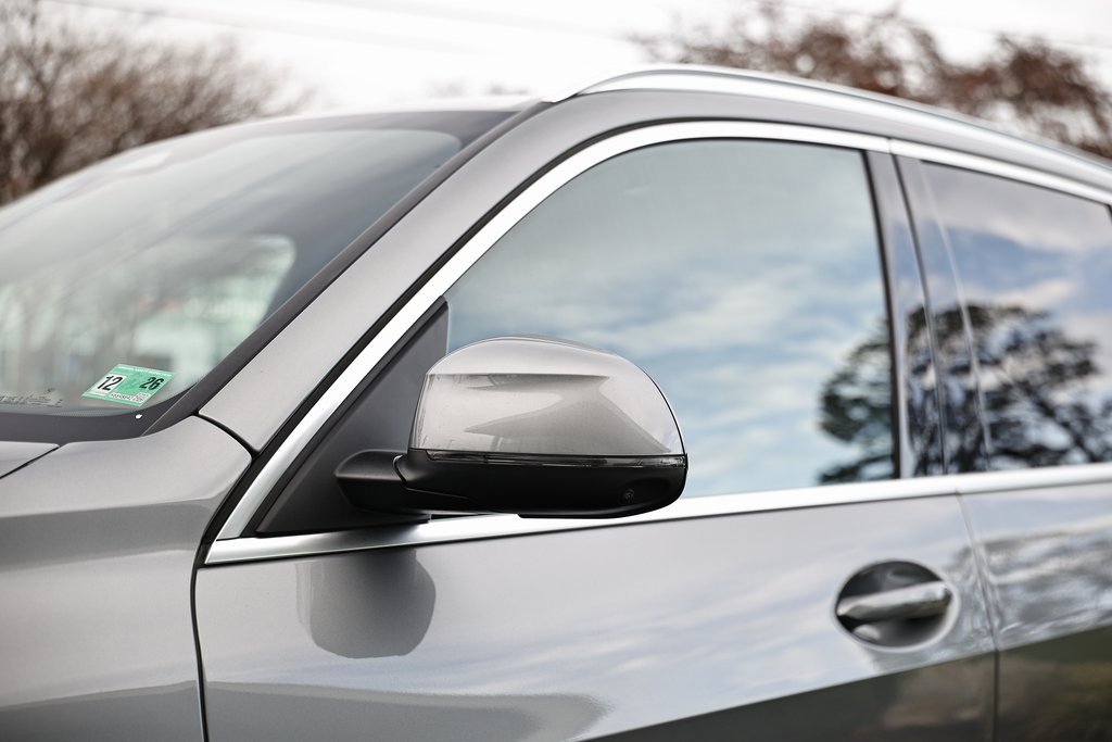 Used 2025 BMW X5 sDrive40i w/ Climate Comfort Package image 12