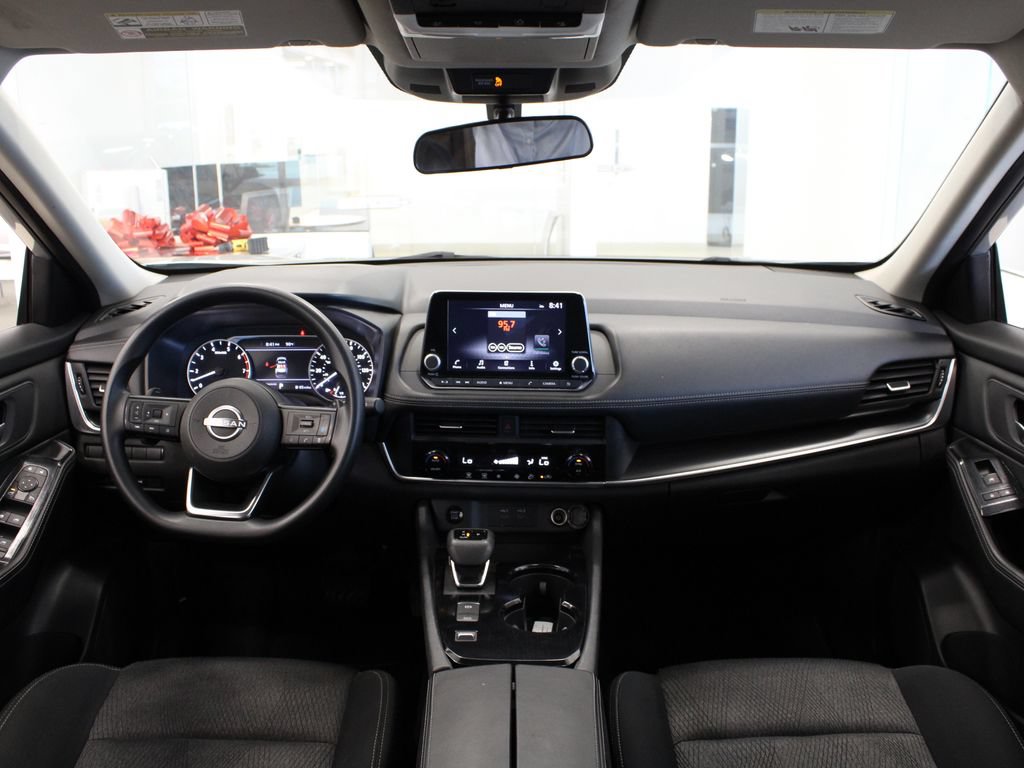 Used 2024 Nissan Rogue SV FWD image 18